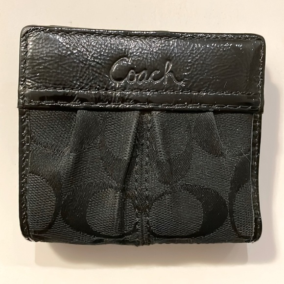 GUC Coach women’s wallet - Picture 1 of 7